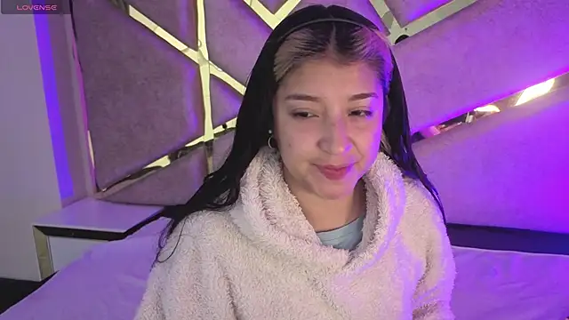 Dahiana Dmour  online show from 03/10/26, 12:20