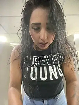 Snapshot of Isaabella_Russo1 chatting on 02/12/26, 04:18 Isaabella Russo1 online show from 02/12/26, 04:18