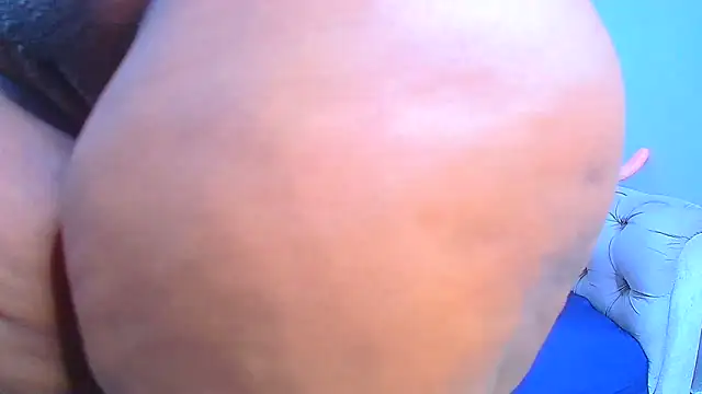 CreamyCurves online show from 04/21/26, 06:09