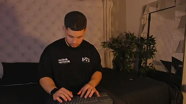 valenssio moretti online show from 03/27/26, 02:09