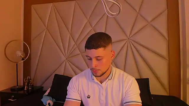 valenssio moretti online show from 03/25/26, 03:39