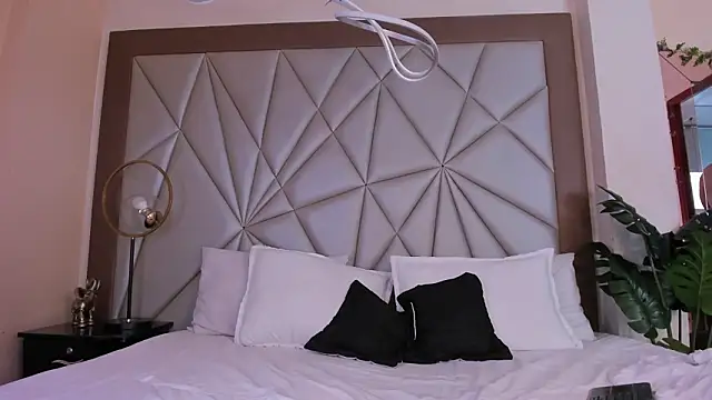 valenssio moretti online show from 03/04/26, 08:05