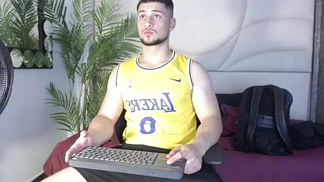 valenssio moretti online show from 03/19/26, 03:39