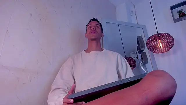 Snapshot of Royland_Vega chatting on 02/26/26, 11:43 Royland Vega online show from 02/26/26, 11:43