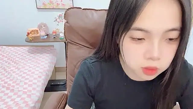 Snapshot of Dawn-2 chatting on 02/24/26, 01:06 Dawn-2 online show from 02/24/26, 01:06