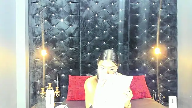 Snapshot of MiaWolton chatting on 02/02/26, 11:59 MiaWolton online show from 02/02/26, 11:59