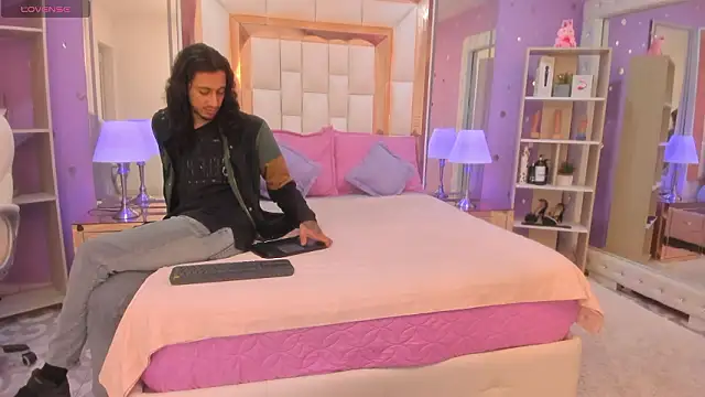 Goldentemptation  online show from 03/28/26, 07:37