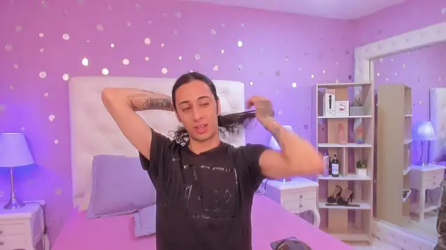 Snapshot of Goldentemptation_ chatting on 03/01/26, 01:44 Goldentemptation online show from 03/01/26, 01:44