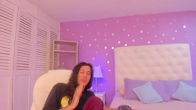 Snapshot of Goldentemptation_ chatting on 02/28/26, 07:46 Goldentemptation online show from 02/28/26, 07:46