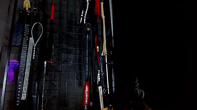 Ariaoficial online show from 04/06/26, 01:23