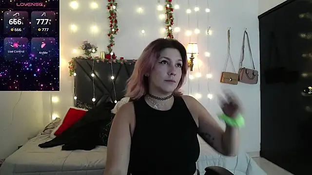 Snapshot of Sharma_Amayra chatting on 02/10/26, 07:35 Sharma Amayra online show from 02/10/26, 07:35