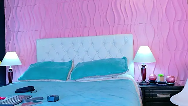 Mia Cherry   online show from 03/25/26, 12:15