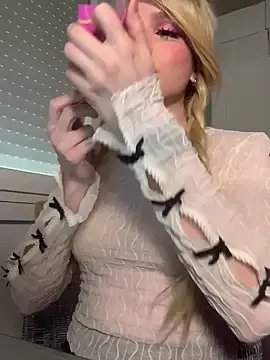 Julia SweetBaby online show from 03/25/26, 04:06