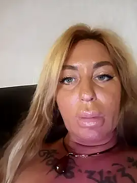 MiaMooly online show from 09/19/25, 06:12