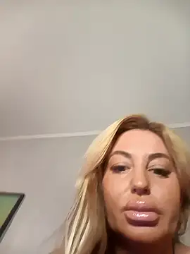 MiaMooly online show from 10/24/25, 03:11