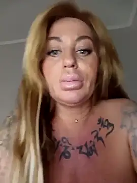 MiaMooly online show from 04/17/26, 05:27