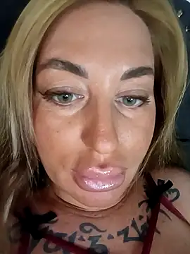 MiaMooly online show from 09/11/25, 02:06