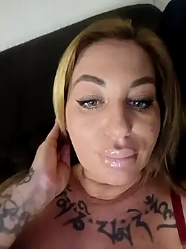 MiaMooly online show from 02/06/26, 06:04