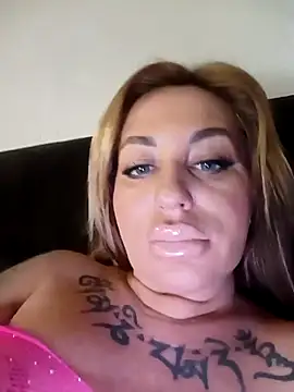 MiaMooly online show from 02/08/26, 07:11