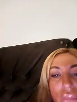 MiaMooly online show from 09/09/25, 02:04