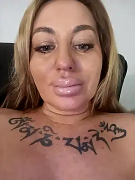 MiaMooly online show from 01/11/26, 04:47