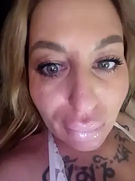 MiaMooly online show from 02/24/26, 06:42