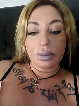 MiaMooly online show from 11/29/25, 04:07