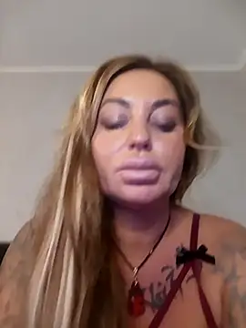 MiaMooly online show from 10/27/25, 05:25