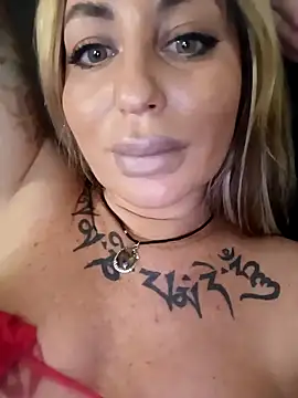 MiaMooly online show from 11/13/25, 04:33