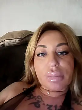 MiaMooly online show from 04/02/26, 05:19