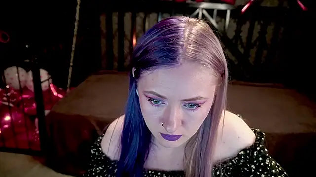 Snapshot of DramaQuenns chatting on 02/17/26, 06:54 DramaQuenns online show from 02/17/26, 06:54