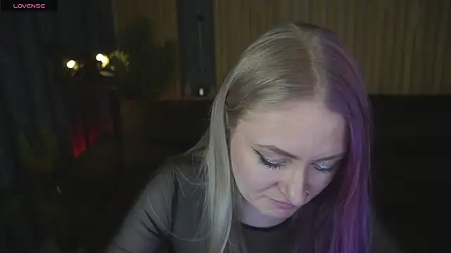 Snapshot of DramaQuenns chatting on 02/27/26, 06:57 DramaQuenns online show from 02/27/26, 06:57