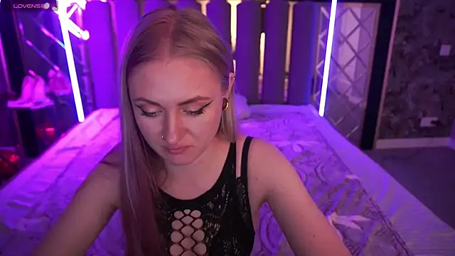 DramaQuenns online show from 04/10/26, 05:47