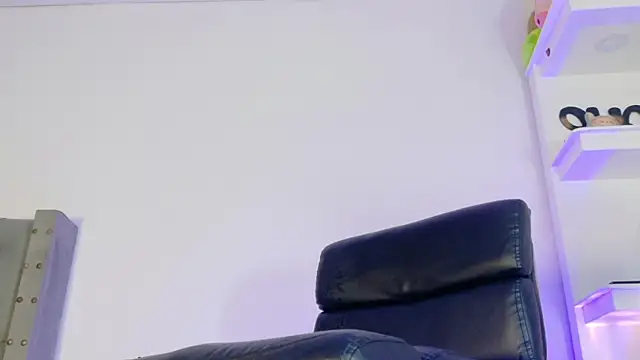 raven li01 online show from 05/10/26, 05:04