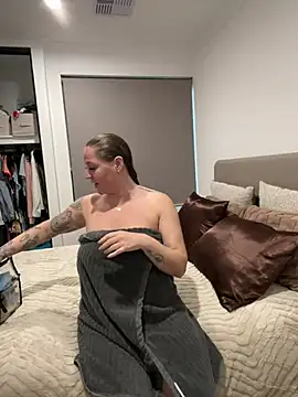 KristinaLouu online show from 06/24/26, 09:08