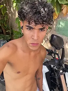 Snapshot of JHON_BIGCOCK23 chatting on 03/19/26, 01:44 JHON BIGCOCK23 online show from 03/19/26, 01:44