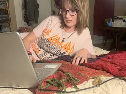 BrookiesLife online show from 04/12/26, 02:37