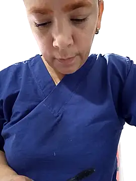 Snapshot of -Serena_ chatting on 03/26/26, 01:20 -Serena online show from 03/26/26, 01:20