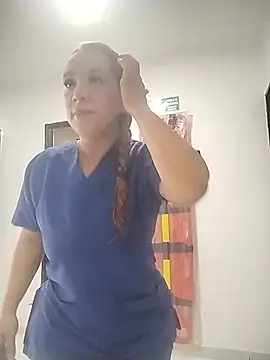 Snapshot of -Serena_ chatting on 06/19/26, 01:28 -Serena online show from 06/19/26, 01:28