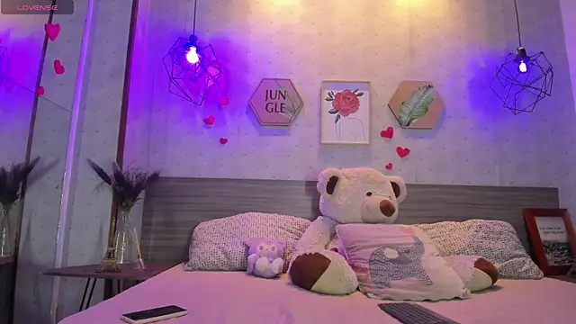 Snapshot of Celeste_wang chatting on 02/22/26, 12:07 Celeste wang online show from 02/22/26, 12:07