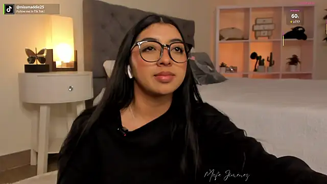 missvancouver online show from 04/15/26, 07:58