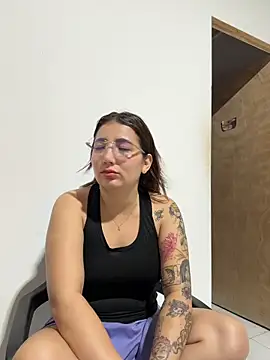 Arya    online show from 02/24/26, 11:27