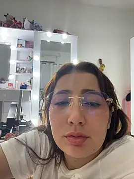 Arya    online show from 02/04/26, 04:13