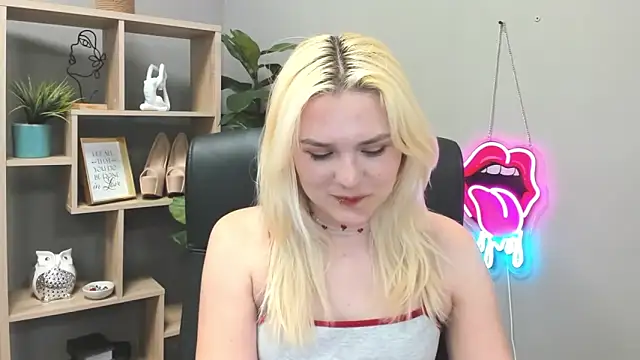 Snapshot of SweetLilyxo chatting on 06/01/26, 01:33 SweetLilyxo online show from 06/01/26, 01:33