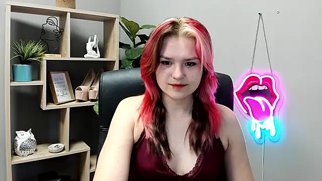 Snapshot of SweetLilyxo chatting on 06/15/26, 06:57 SweetLilyxo online show from 06/15/26, 06:57