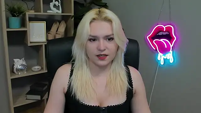 Snapshot of SweetLilyxo chatting on 03/29/26, 01:24 SweetLilyxo online show from 03/29/26, 01:24