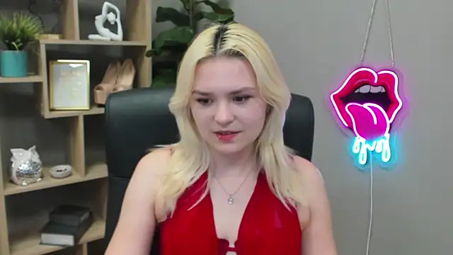 Snapshot of SweetLilyxo chatting on 03/08/26, 07:33 SweetLilyxo online show from 03/08/26, 07:33