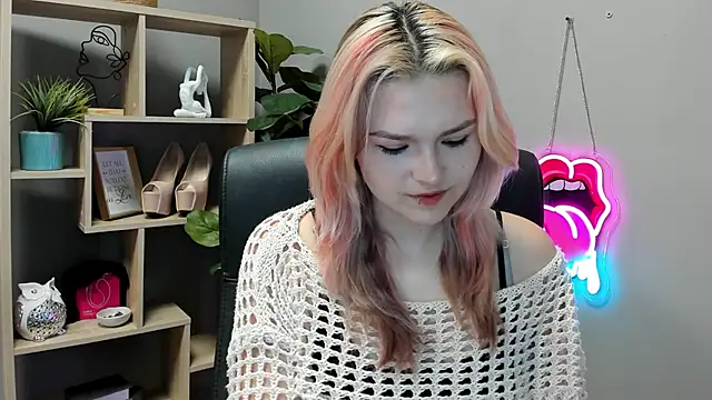 Snapshot of SweetLilyxo chatting on 07/07/26, 08:40 SweetLilyxo online show from 07/07/26, 08:40