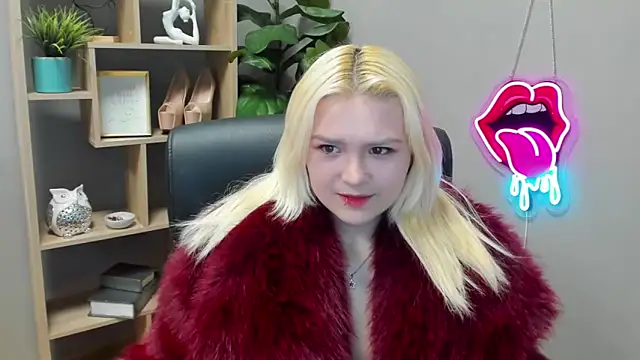 Snapshot of SweetLilyxo chatting on 04/01/26, 01:34 SweetLilyxo online show from 04/01/26, 01:34