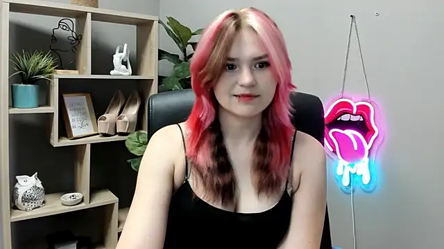 Snapshot of SweetLilyxo chatting on 06/11/26, 07:05 SweetLilyxo online show from 06/11/26, 07:05